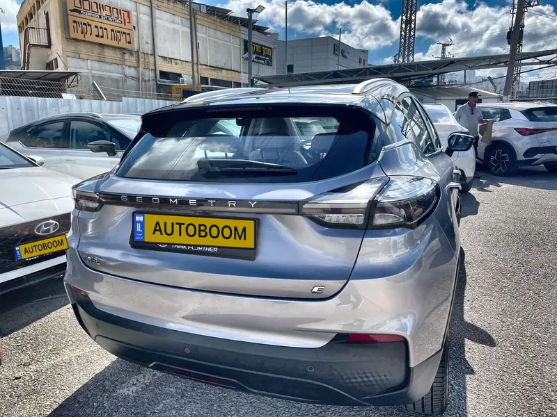 Geely Geometry C 2nd hand, 2023, private