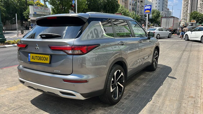 Mitsubishi Outlander 2ème main, 2021, main privée