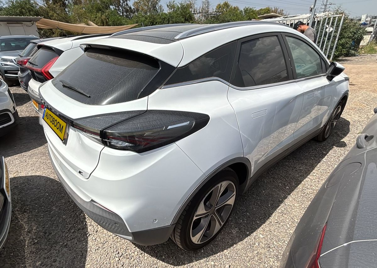 Geely Geometry C 2nd hand, 2022, private