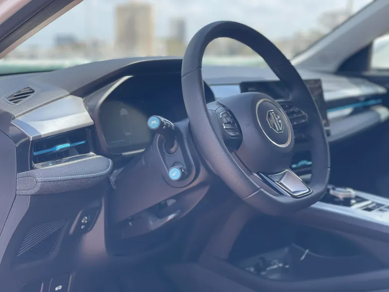 MG 5 2ème main, 2024, main privée
