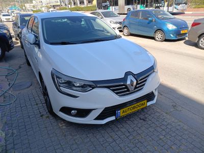 احصل على إعلانات جديدة لمبيعات السيارات {inRegion}