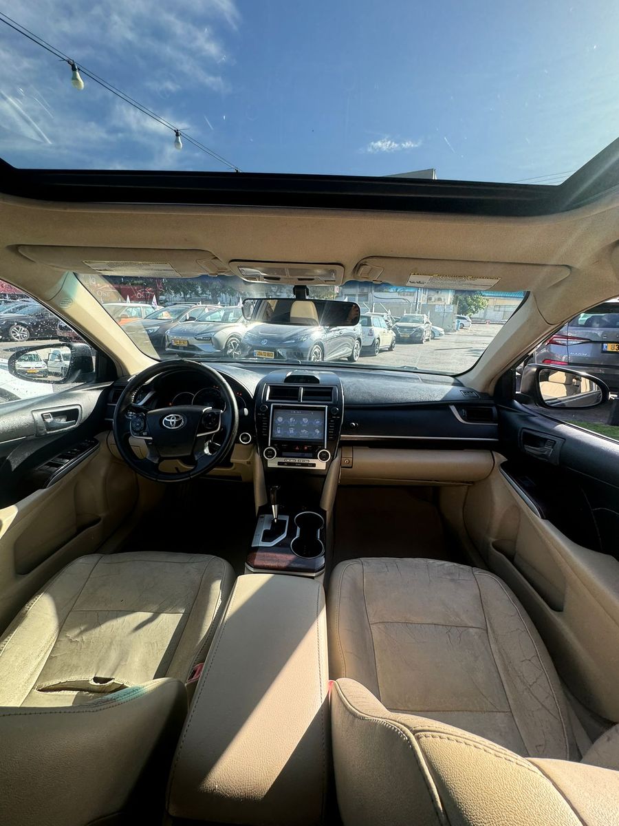 Toyota Camry 2ème main, 2014