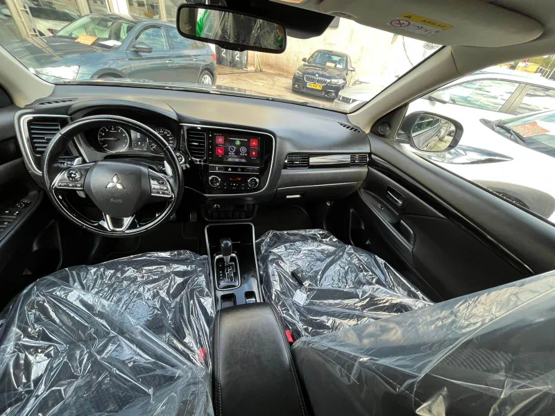 מיצובישי אאוטלנדר יד 2 רכב, 2019, פרטי
