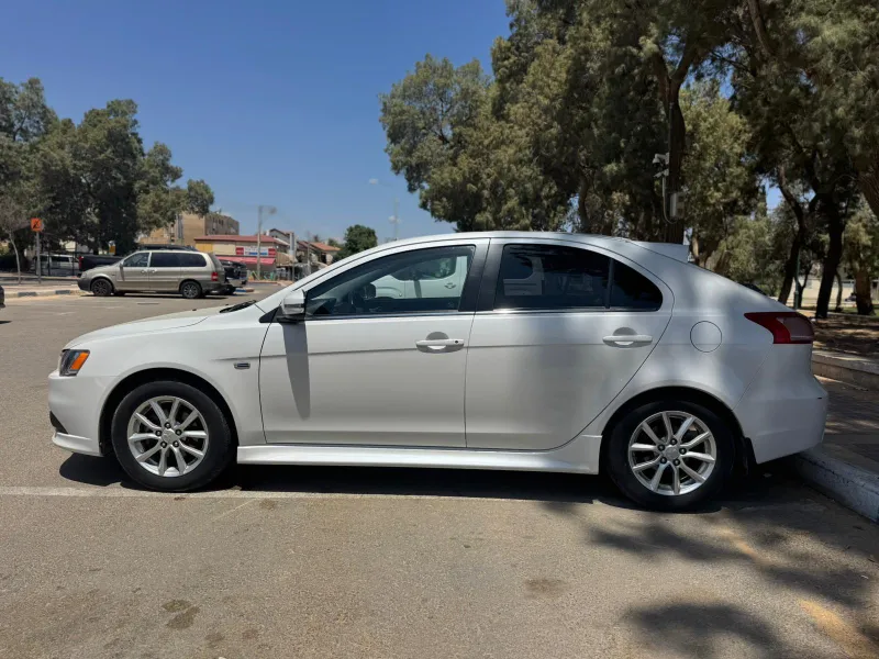 Mitsubishi Lancer 2nd hand, 2015, private hand