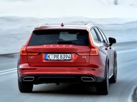 Volvo V60 Cross Country 2019. Carrosserie, extérieur. Break 5-portes, 2 génération