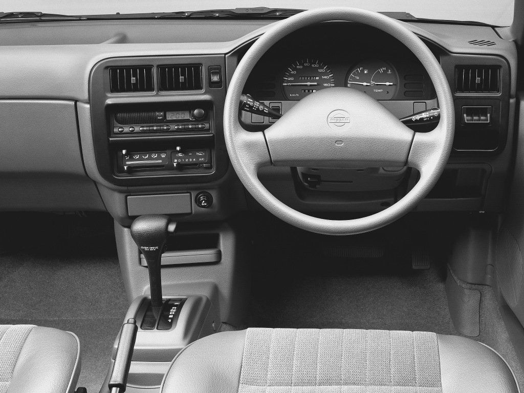 Nissan AD 1990. Dashboard. Estate 3-door, 1 generation