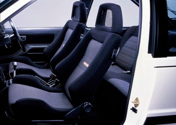 Isuzu Gemini 1991. Interior. Hatchback 3-door, 3 generation