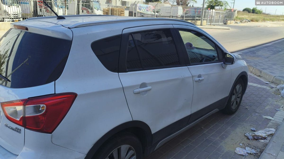 סוזוקי קרוסאובר SX4 יד 2 רכב, 2014, פרטי