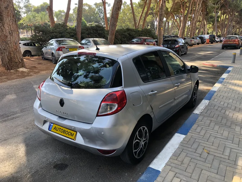 Renault Clio 2nd hand, 2011, private hand