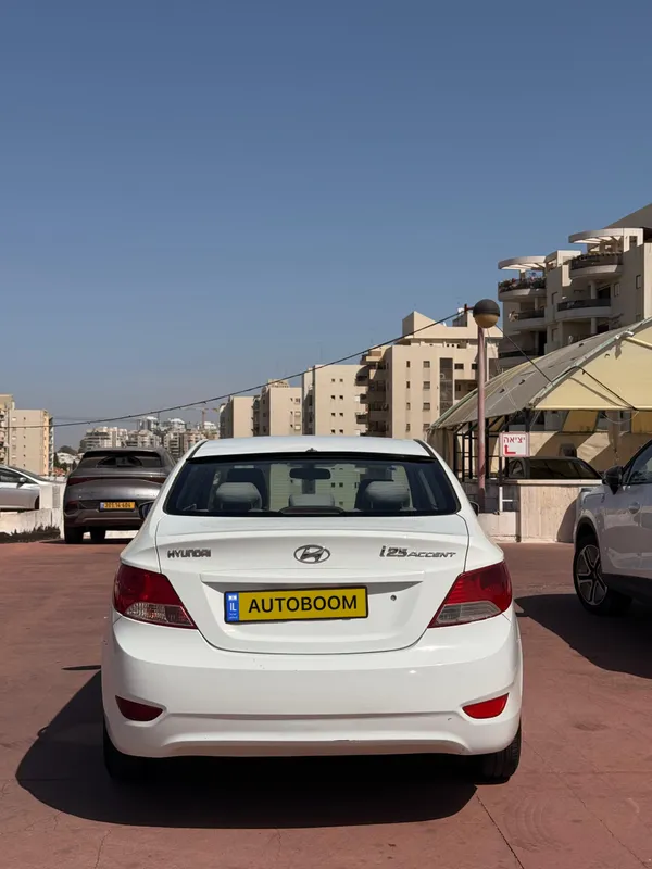 Hyundai i25 2ème main, 2012
