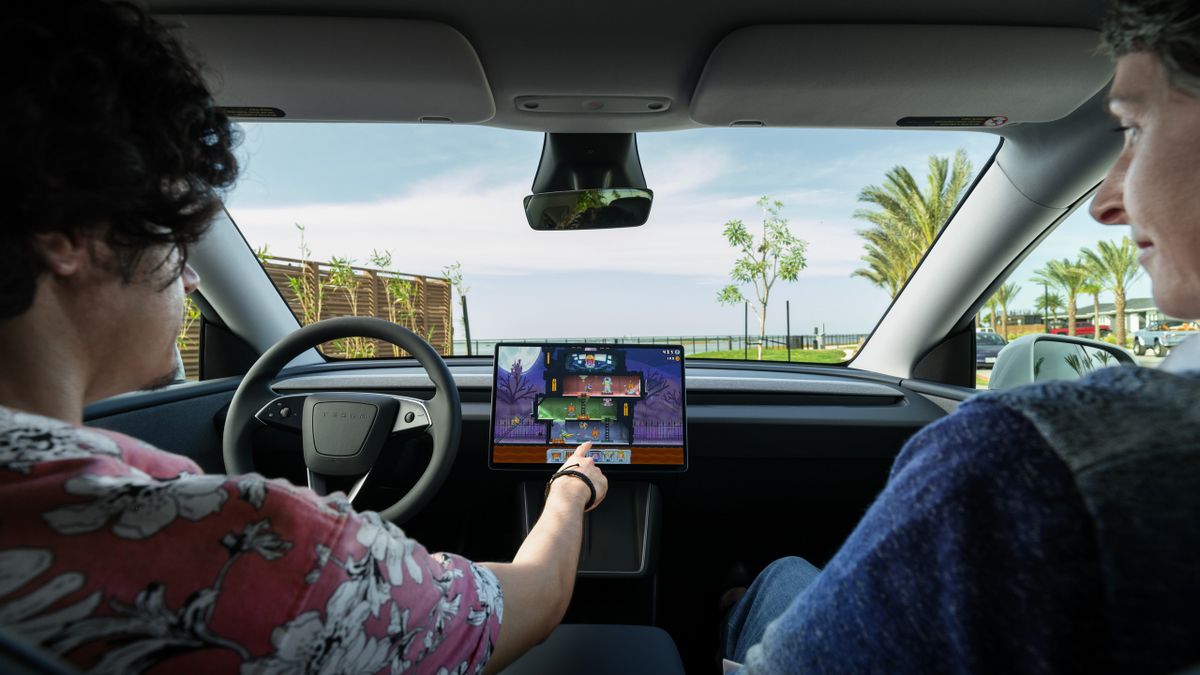 Tesla Model Y 2025. Мультимедиа. Внедорожник 5 дв., 1 поколение, рестайлинг