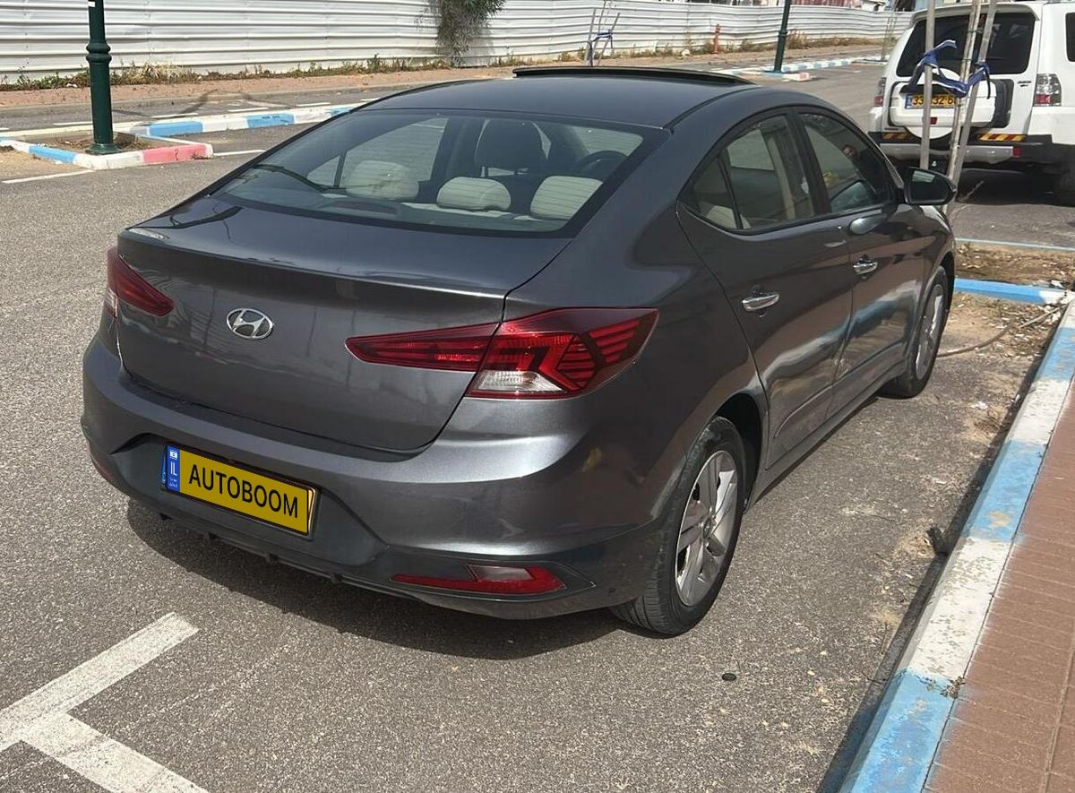 Hyundai Elantra 2nd hand, 2019, private