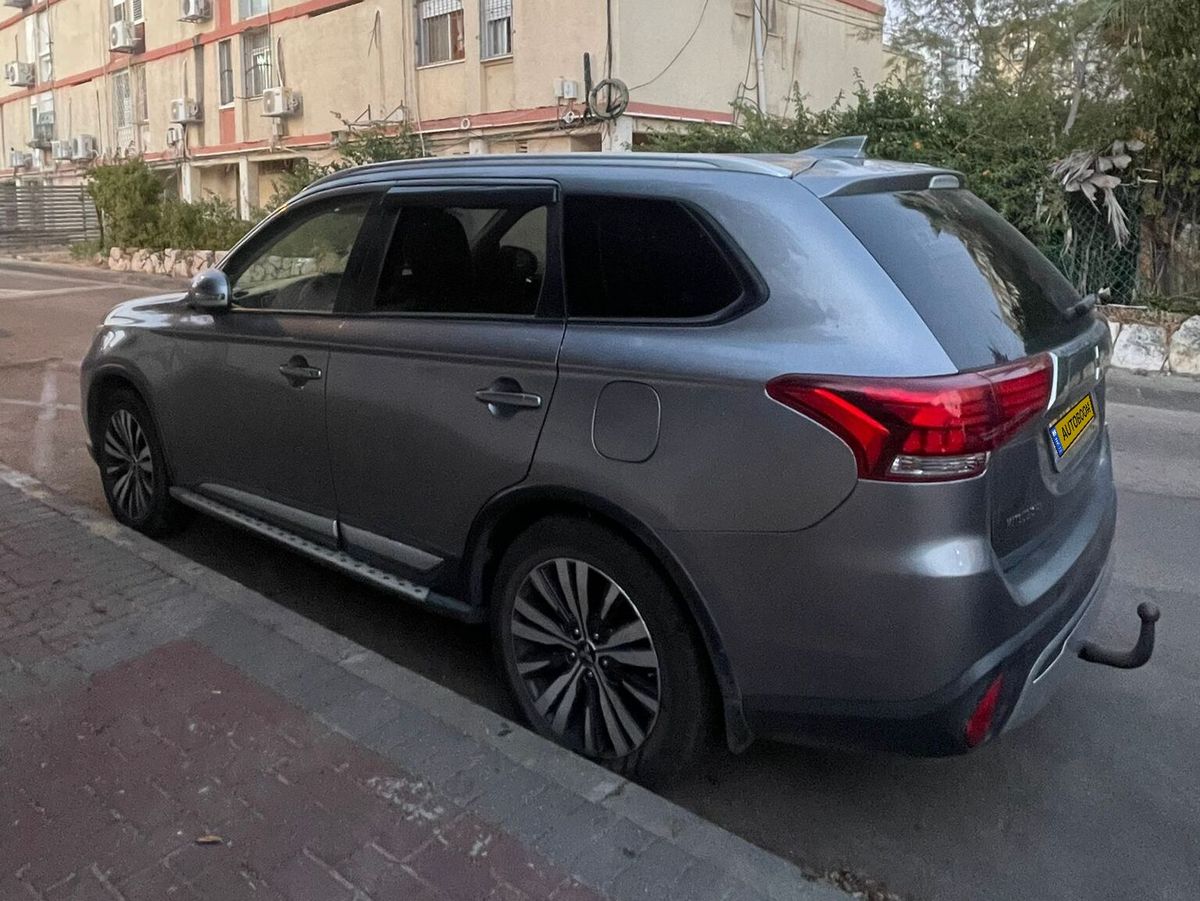 Mitsubishi Outlander 2ème main, 2018, main privée