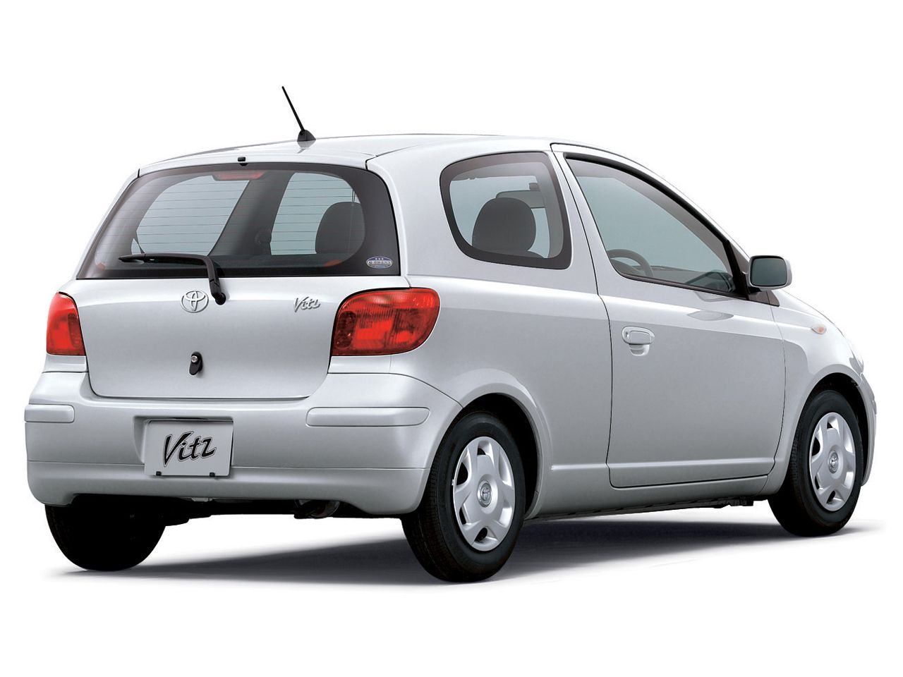 Тойота витц 2001. Toyota Vitz 3. Toyota Vitz 2001 3 Doors. Toyota Vitz 3 Door. Toyota Vitz 1.