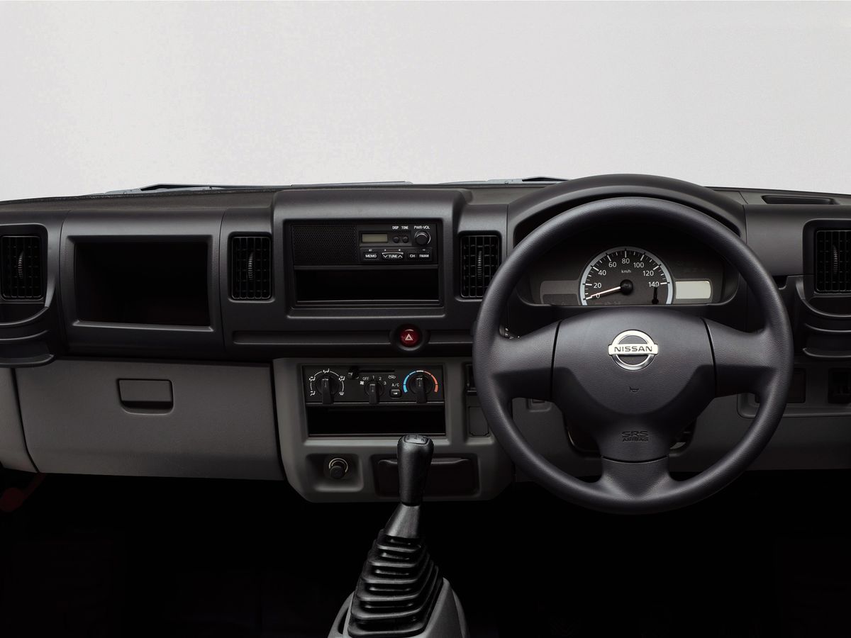 Nissan NV100 Clipper 2006. Dashboard. Microvan, 1 generation, restyling
