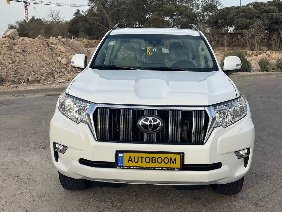 טויוטה לנד קרוזר יד 2 רכב, 2020, פרטי