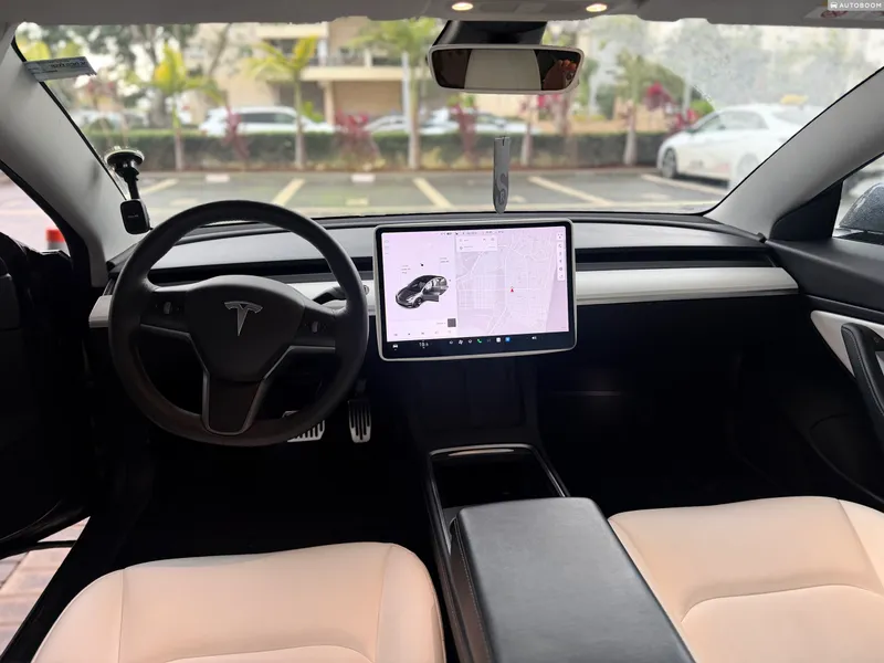 Tesla Model 3 2nd hand, 2021, private