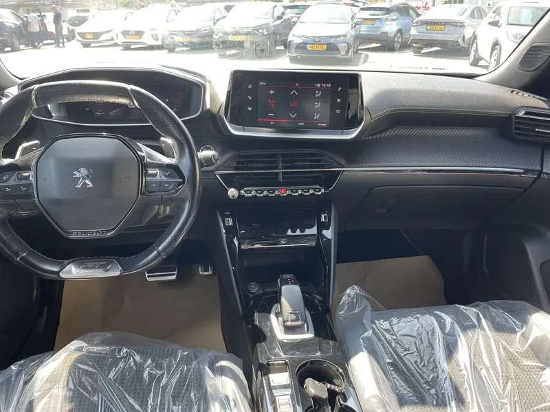 Peugeot 2008 с пробегом, 2021