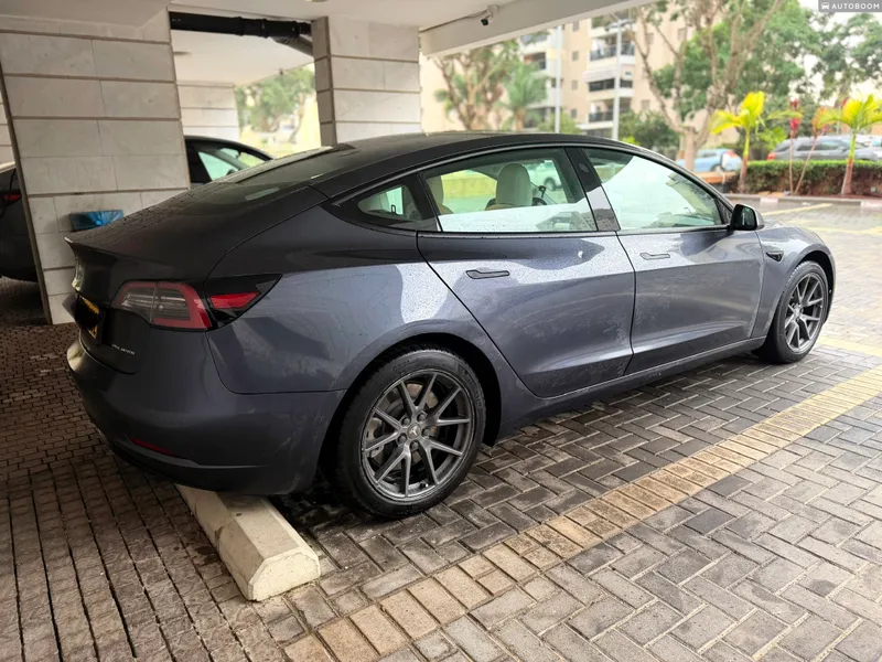Tesla Model 3 2nd hand, 2021, private