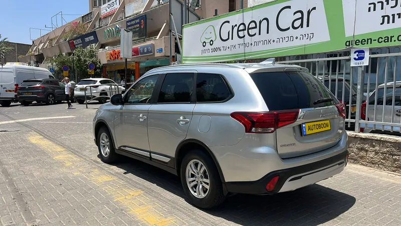 Mitsubishi Outlander 2nd hand, 2020