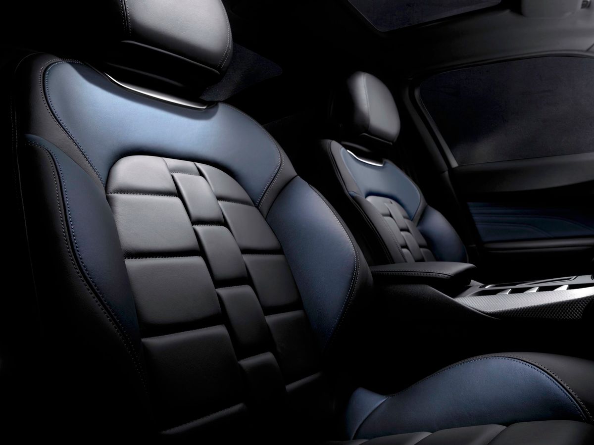 DS 5 2015. Front seats. Hatchback 5-door, 1 generation