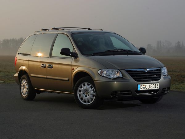 Chrysler Voyager 2004. Carrosserie, extérieur. Monospace, 4 génération, restyling