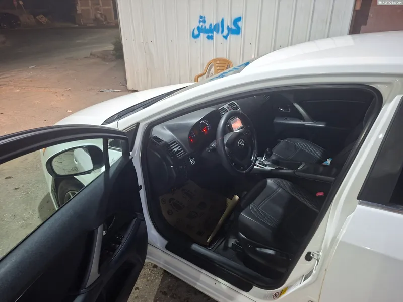 Toyota Avensis 2nd hand, 2014, private
