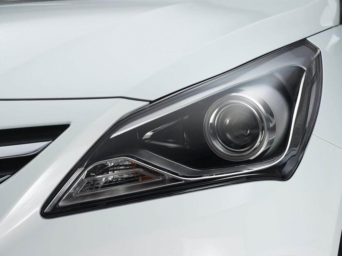 Hyundai Solaris 2014. Headlights. Hatchback 5-door, 1 generation, restyling