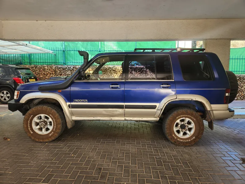 Isuzu Trooper 2ème main, 2002, main privée