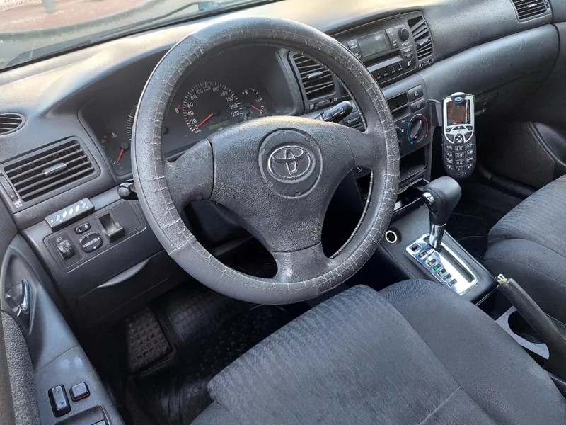 Toyota Corolla с пробегом, 2004, частная рука