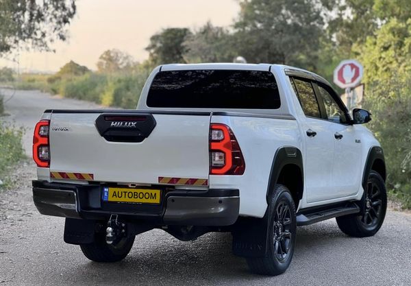 Toyota Hilux с пробегом, 2022, частная рука
