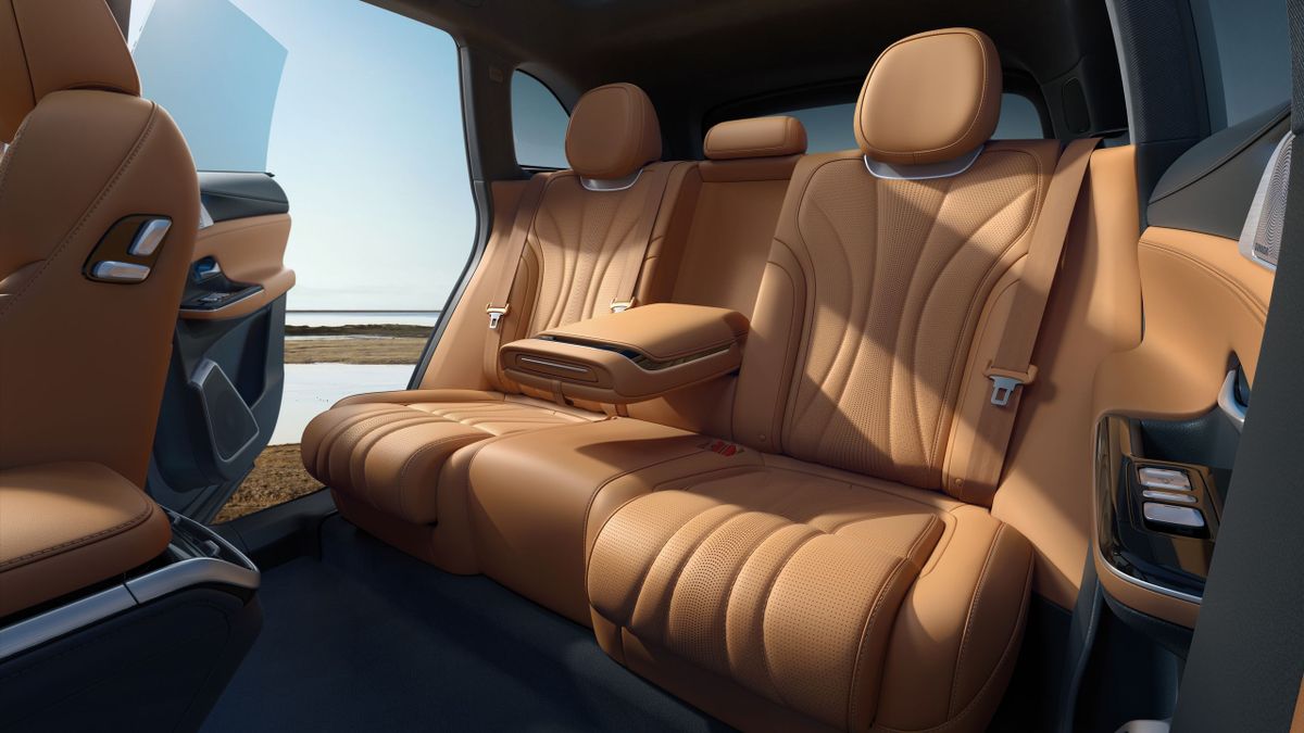 Xpeng G9 2022. מושבים אחוריים. רכב שטח 5 דלתות, 1 דור