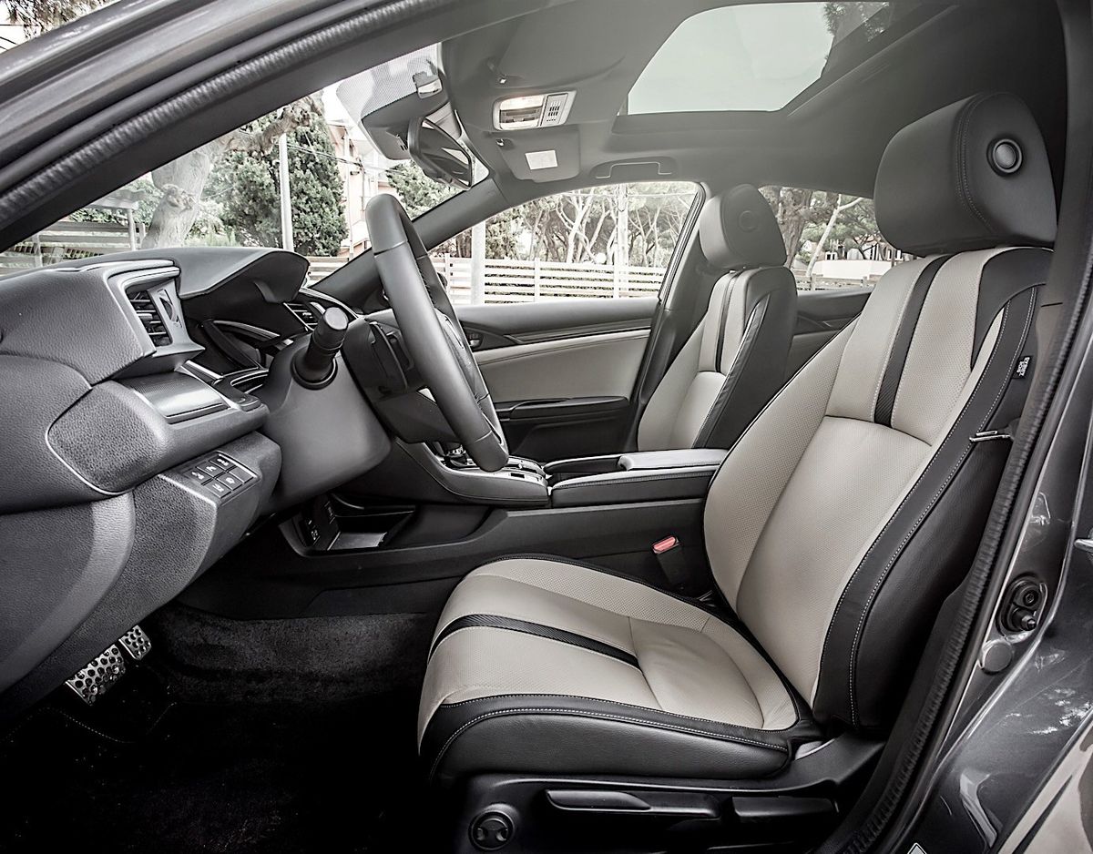 Honda Civic 2016. Front seats. Hatchback 5-door, 10 generation