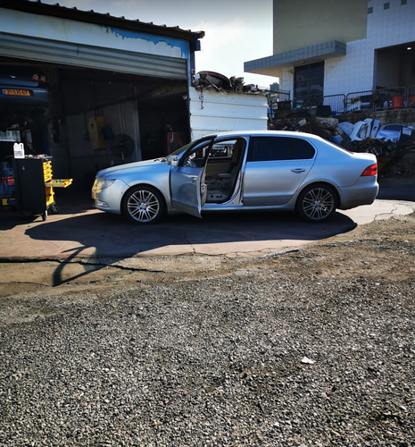 Garage Hossam. Photo 1