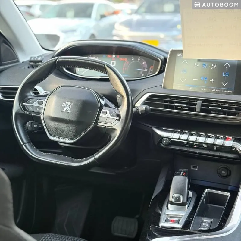 Peugeot 3008 2nd hand, 2021