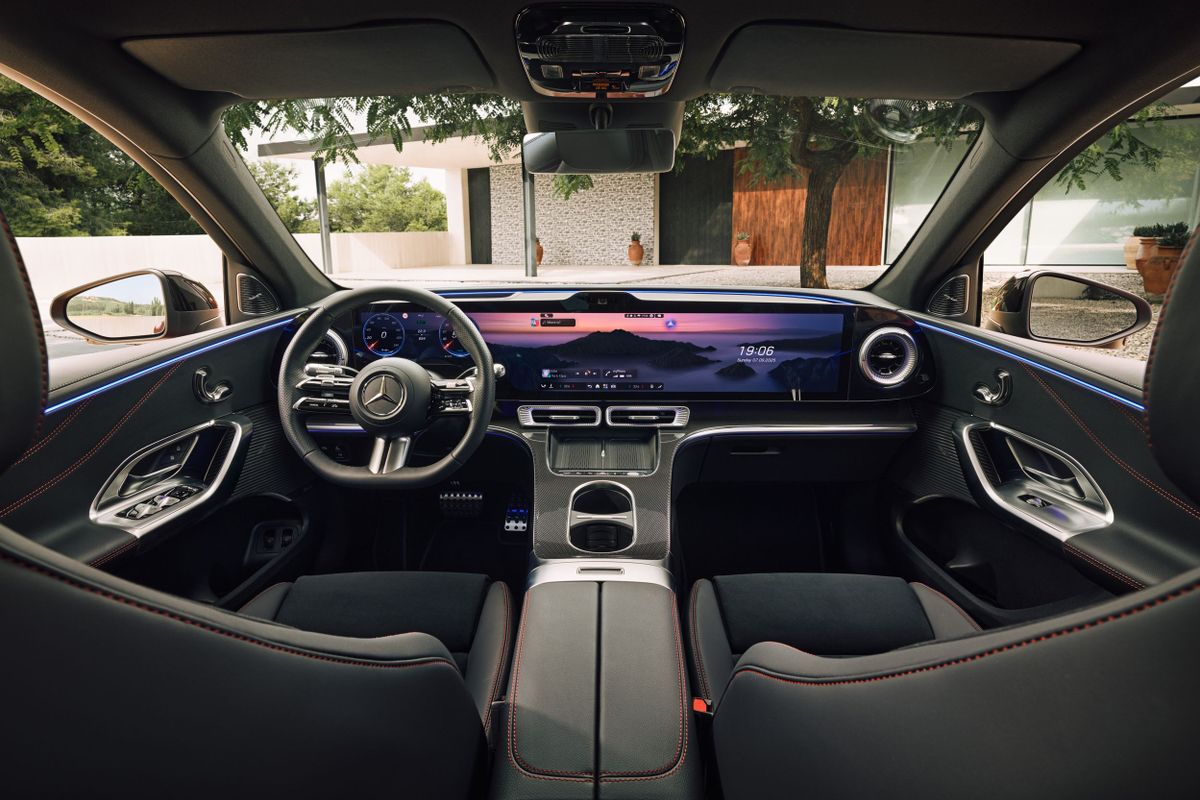 Mercedes GLC EQ 2025. Передние сидения. Внедорожник 5 дв., 1 поколение