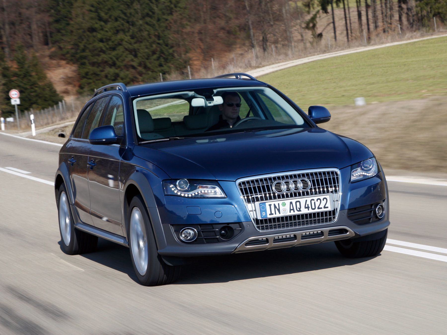 Audi A4 allroad 2009 года выпуска, 1 поколение, универсал 5 дв. - комплектации и