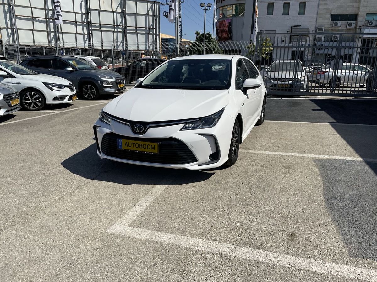 Toyota Corolla с пробегом, 2021