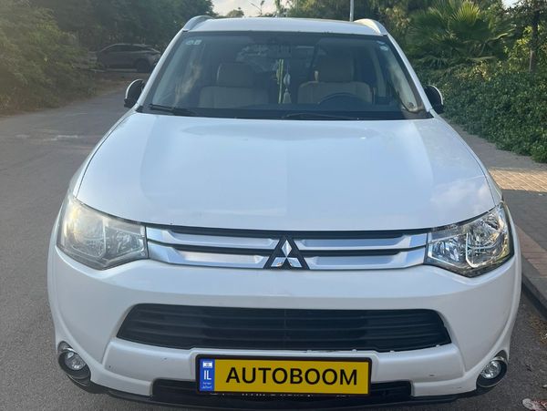 Mitsubishi Outlander 2nd hand, 2015, private hand