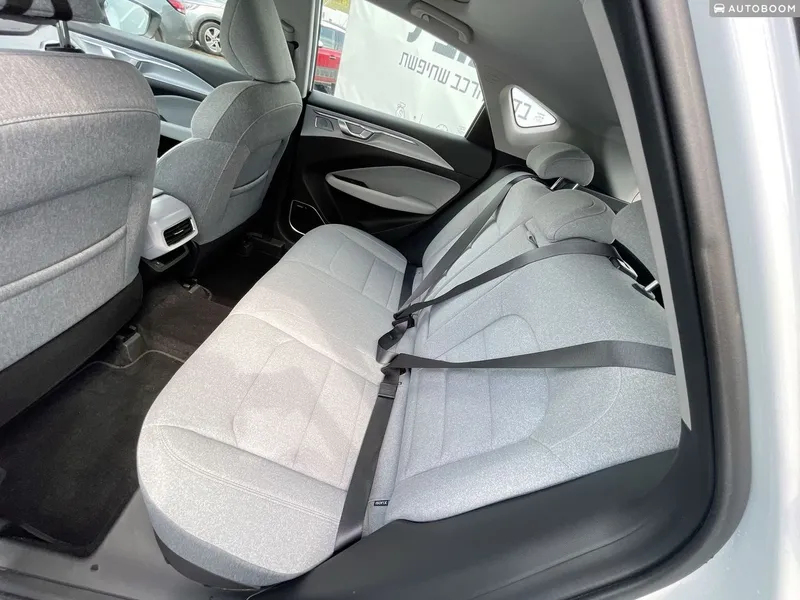Geely Geometry C 2nd hand, 2023, private