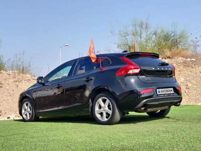 Volvo V40 2ème main, 2018