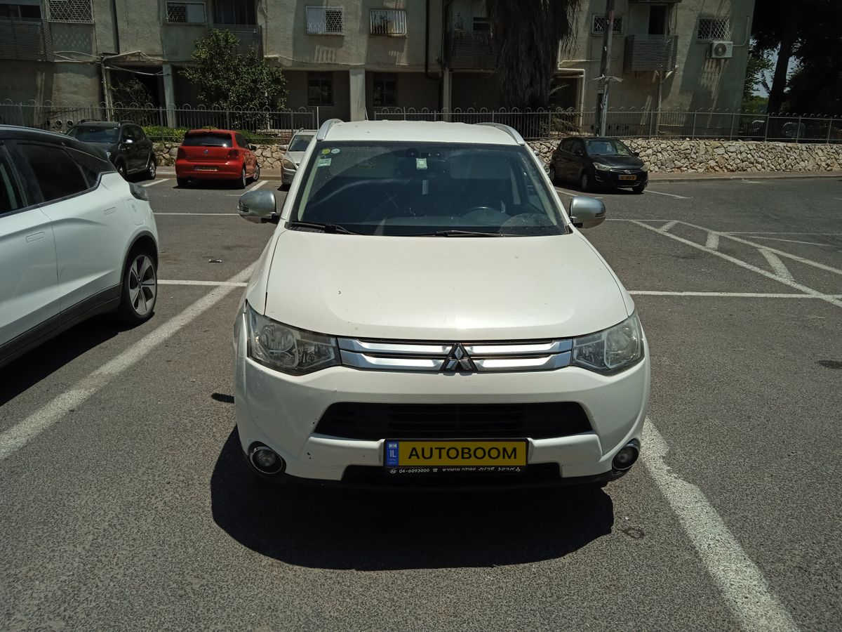 Mitsubishi Outlander 2nd hand, 2015, private hand