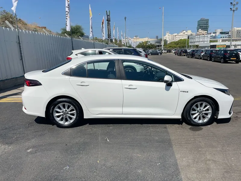 Toyota Corolla 2nd hand, 2021