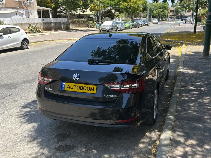 סקודה סופרב יד 2 רכב, 2018, פרטי