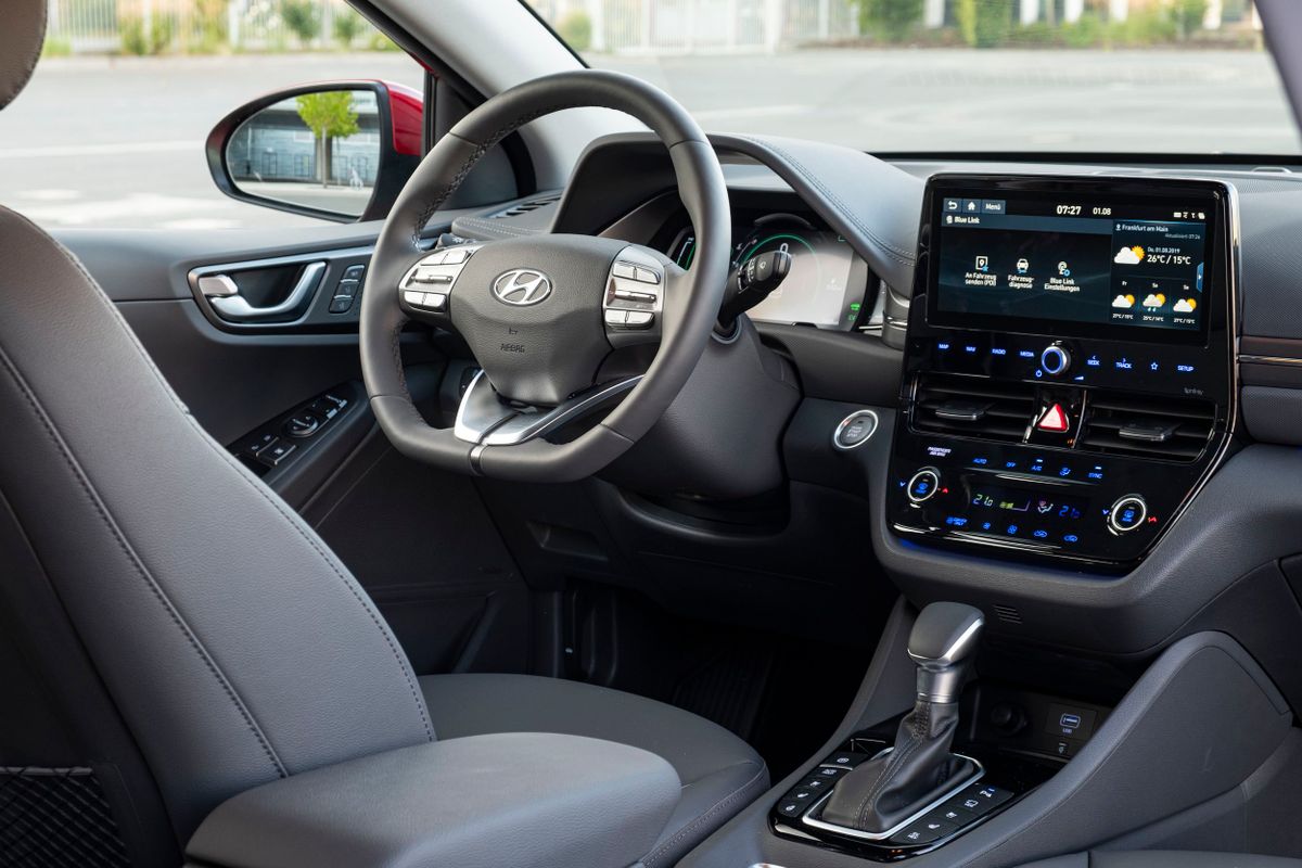 Hyundai IONIQ 2019. Console centrale. Hatchback 5-portes, 1 génération, restyling