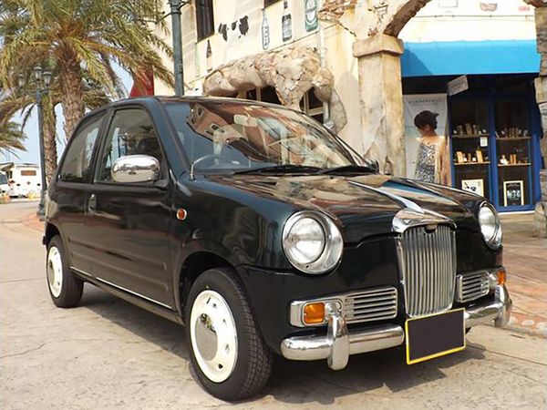 מיטסואוקה ריי 1996. מרכב, צורה. מיני 3 דלתות, 1 דור