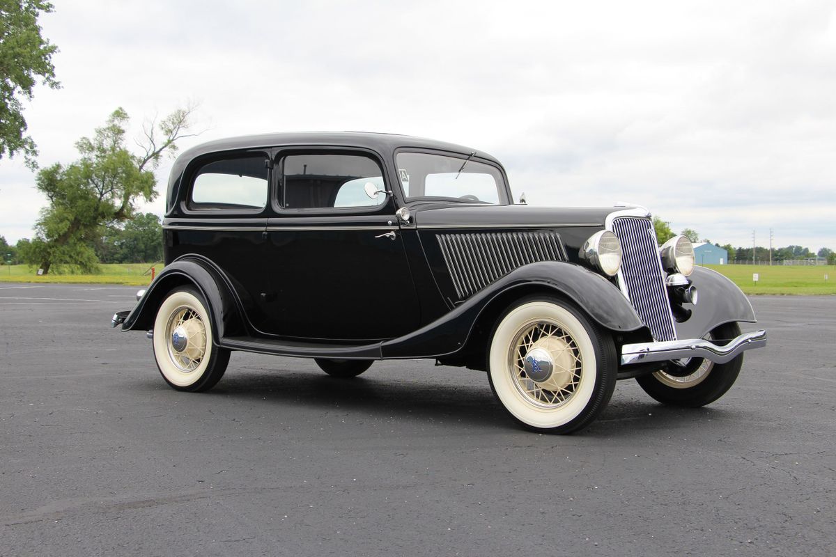 فورد V8 ‏1932. الهيكل، المظهر الخارجي. سيدان بابين, 1 الجيل
