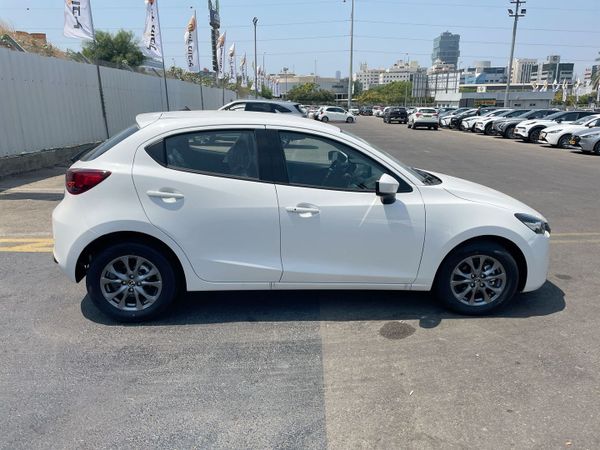 Mazda 2 nouvelle voiture, 2024