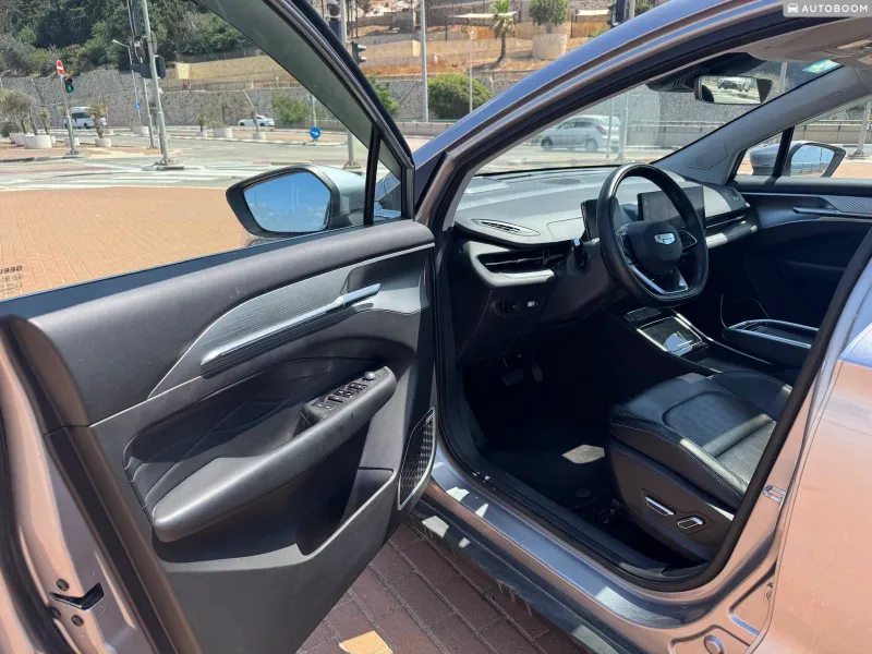 Geely Geometry C с пробегом, 2024, частная