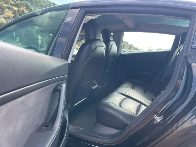 Tesla Model 3 2nd hand, 2021, private hand
